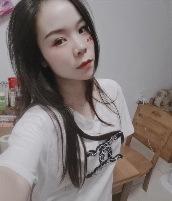 昆明制服小美女欣子
