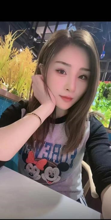 二七柔情美女