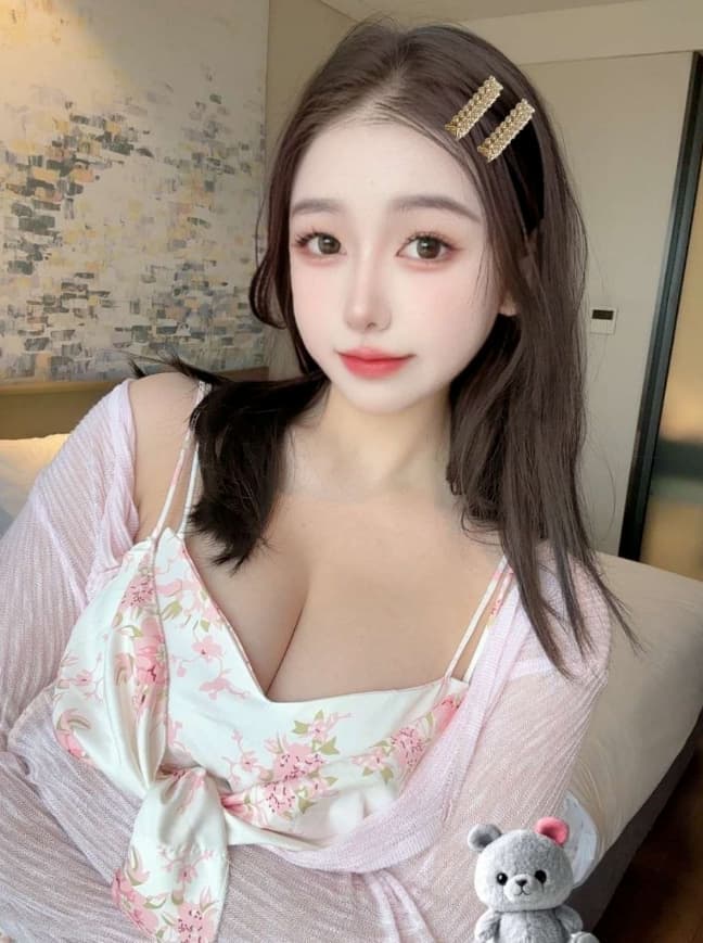 一个20出头嫩妹！人美服务骚