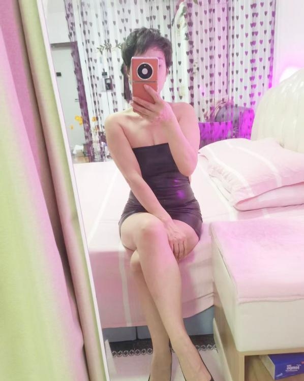 双井气质美腿控薇姐