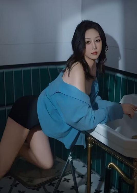 特色水床小姐姐