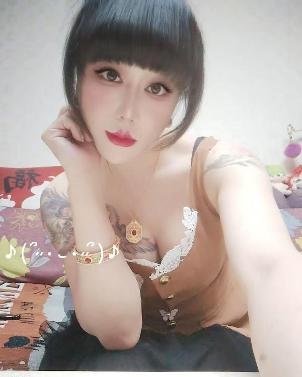 超会玩的双插少妇