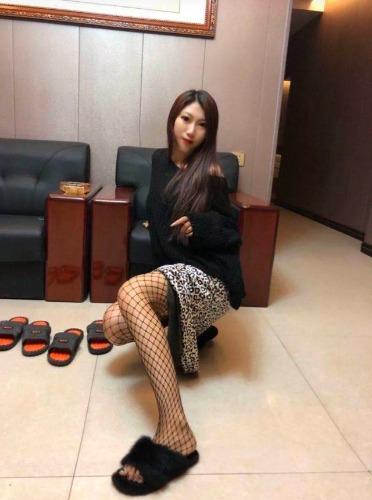 [内蒙古]【呼市】2022年1月22日技校兼职妹子诺诺，胸推技术过硬