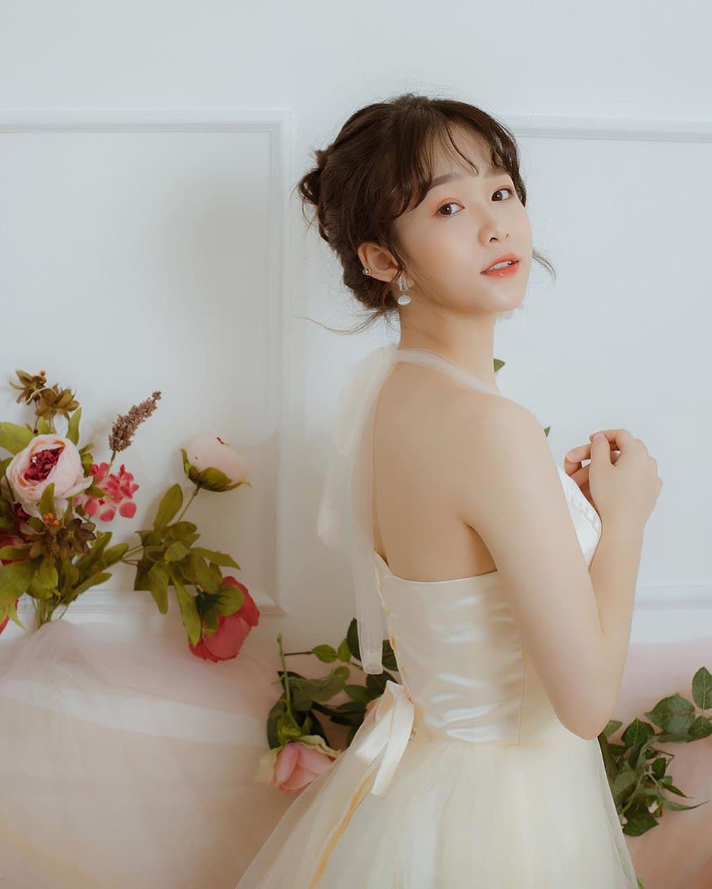 :性格无比，特别美，什么都会，特别配合